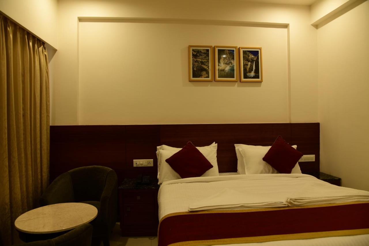 Hotel U.T.Elite Bangalore Eksteriør billede